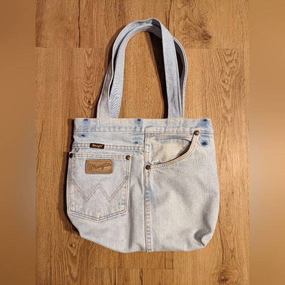 Wrangler Handbags - Wrangler Cowboy Cut Custom Lined Tote Bag